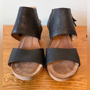 Sofft Women’s Wedges Sandals Size 9.5